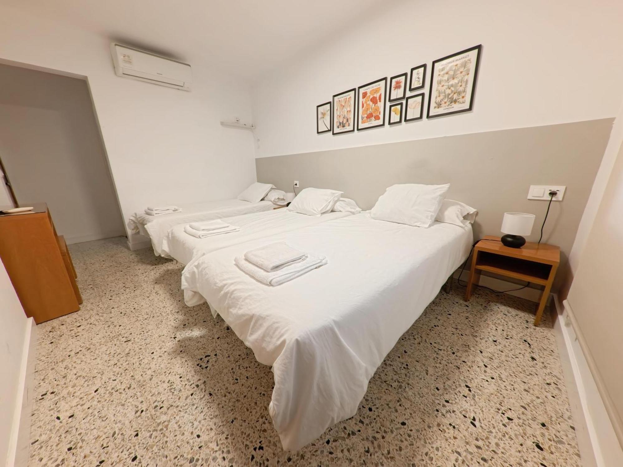 Hostal Y Apartamento Moli De Mar Lloret de Mar Exterior photo